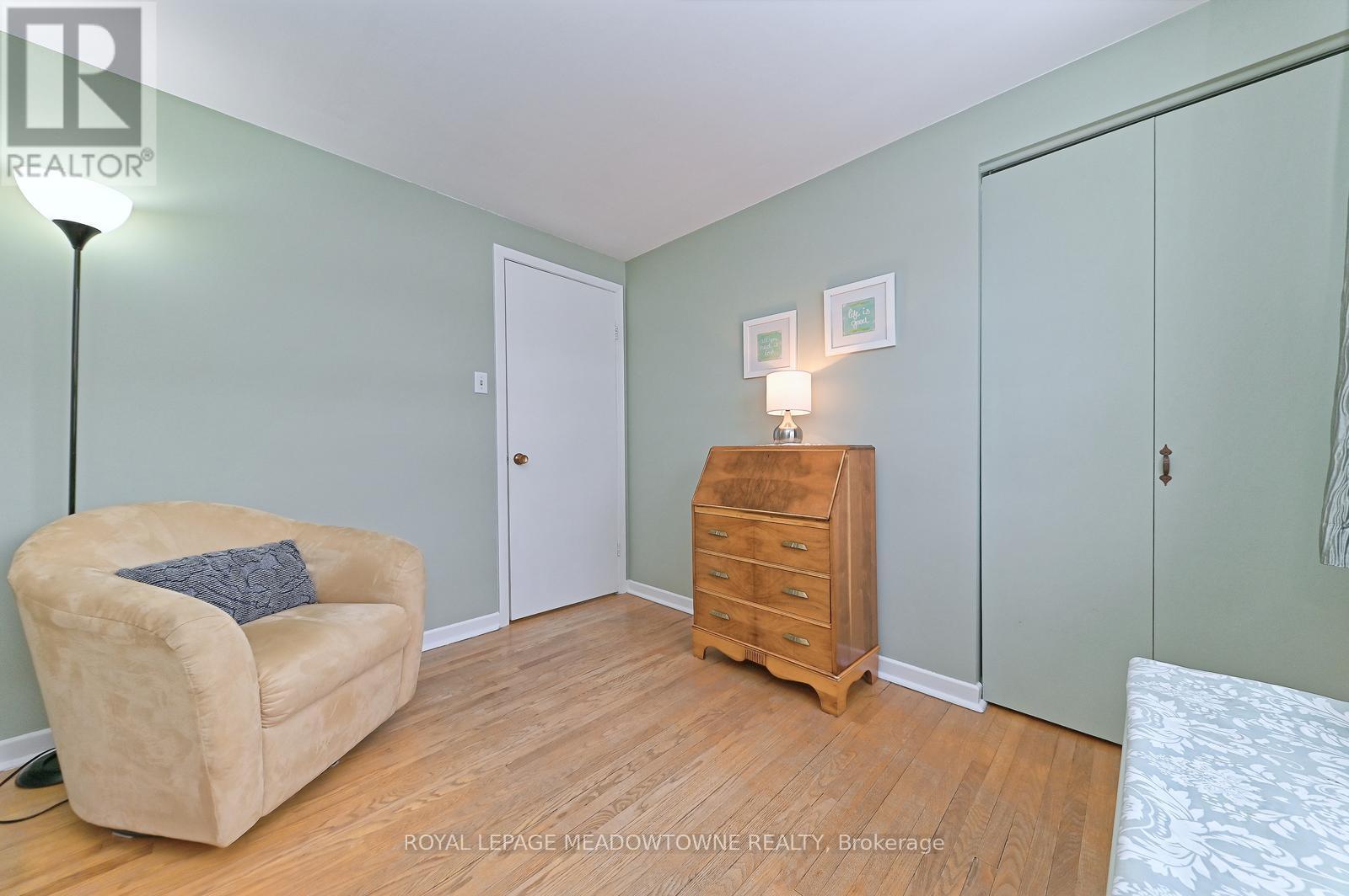 14 Moore Park Crescent, Halton Hills, Ontario  L7G 2T1 - Photo 21 - W12690042