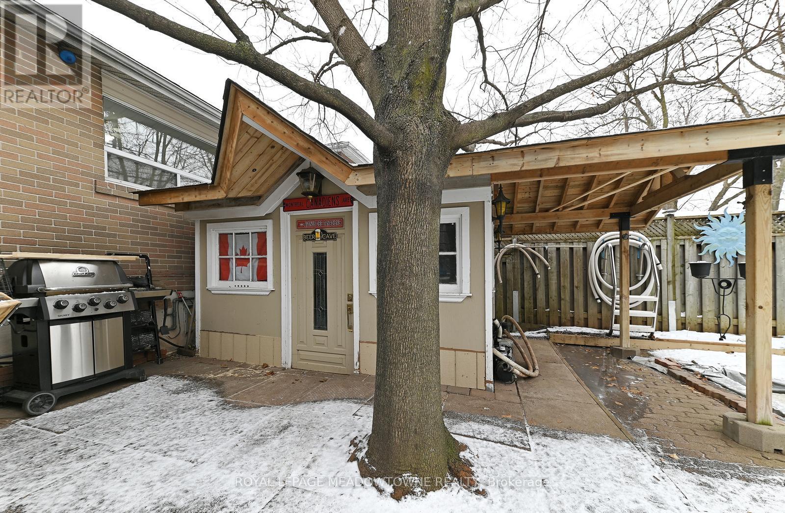 14 Moore Park Crescent, Halton Hills, Ontario  L7G 2T1 - Photo 32 - W12690042