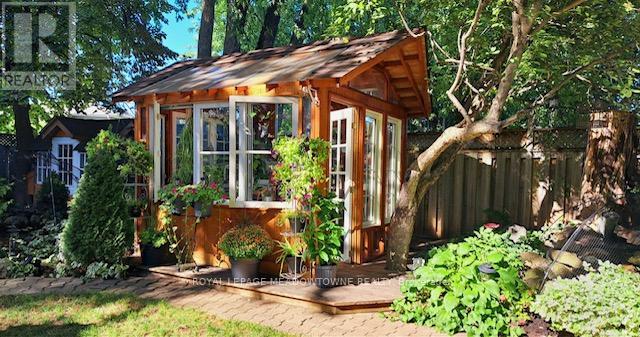 14 Moore Park Crescent, Halton Hills, Ontario  L7G 2T1 - Photo 5 - W12690042