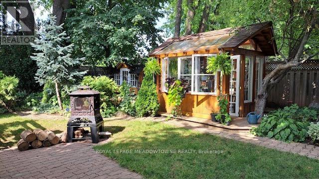 14 Moore Park Crescent, Halton Hills, Ontario  L7G 2T1 - Photo 7 - W12690042