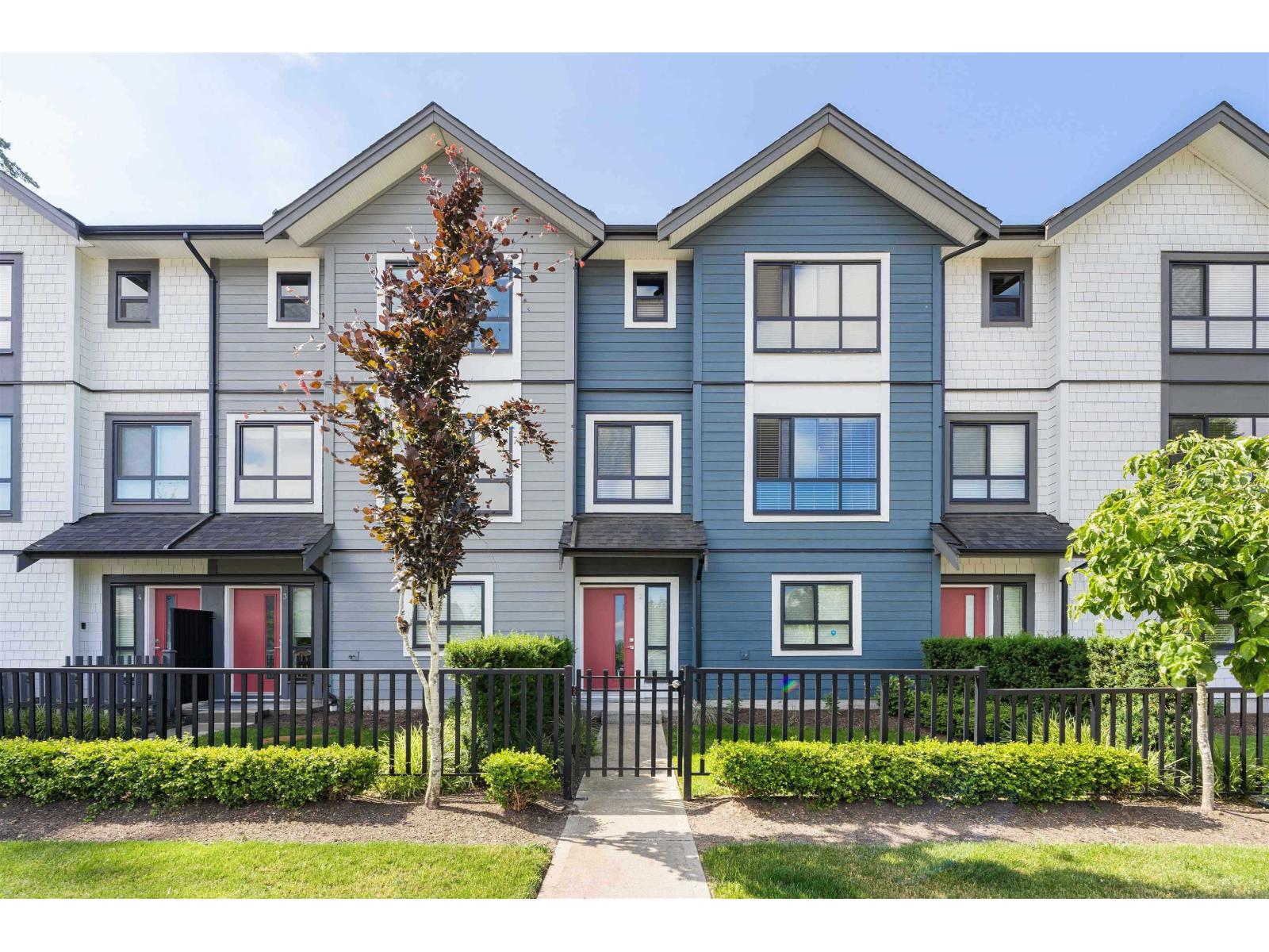 2 16760 25 Avenue, Surrey, British Columbia  V3Z 0W4 - Photo 2 - R3078642