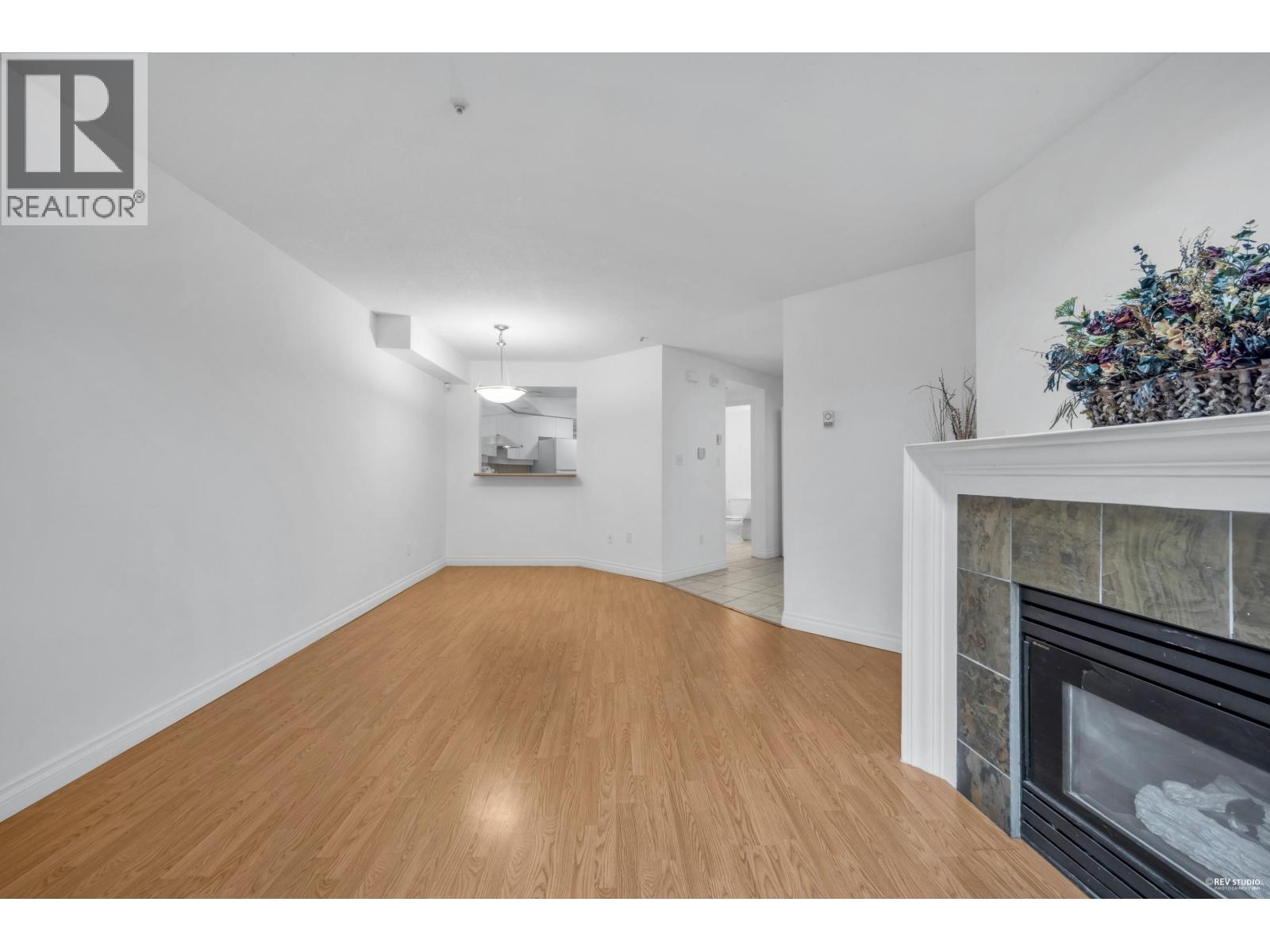 104e 3081 Glen Drive, Coquitlam, British Columbia  V3B 2P8 - Photo 7 - R3078817