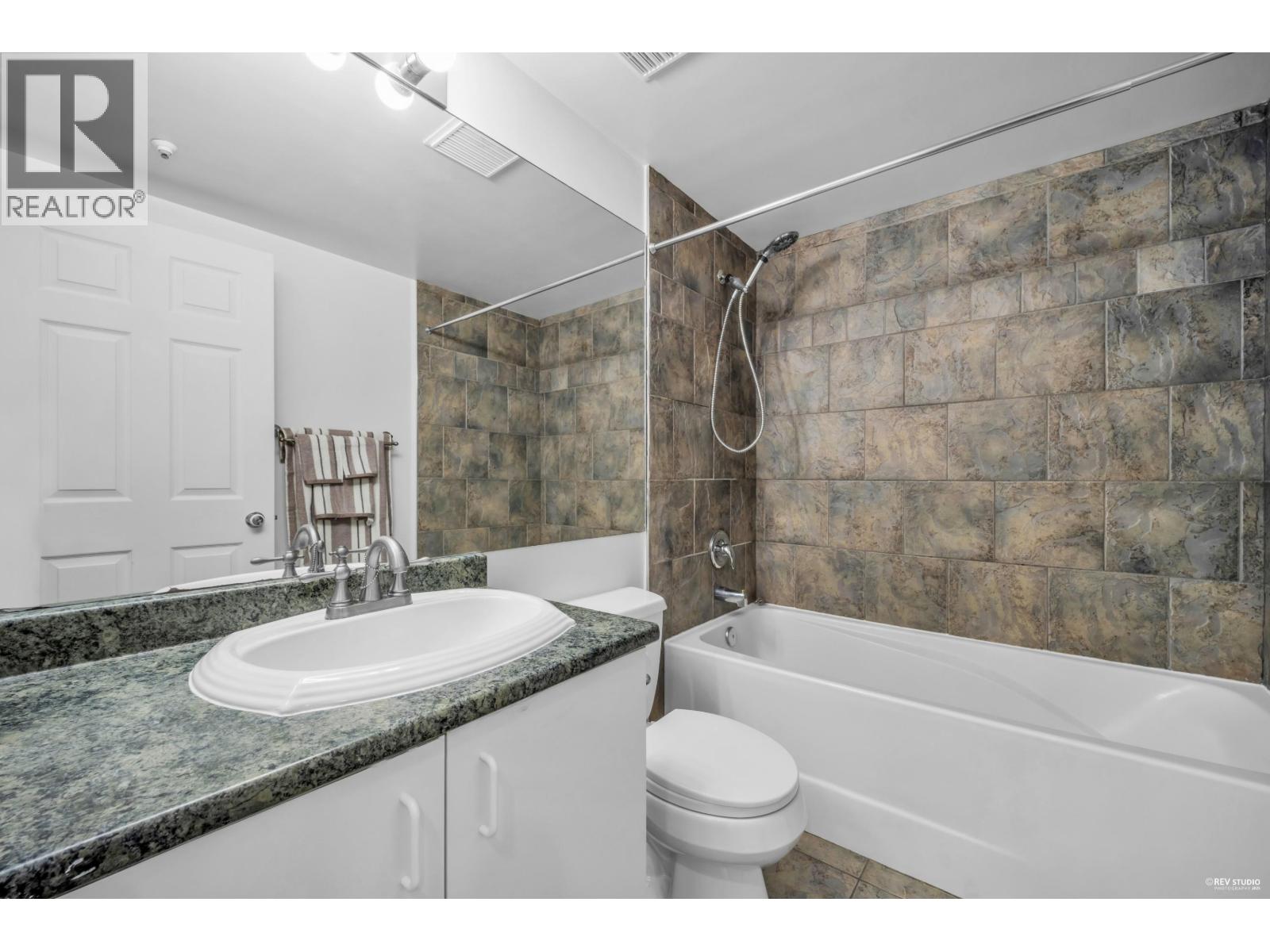 104e 3081 Glen Drive, Coquitlam, British Columbia  V3B 2P8 - Photo 16 - R3078817