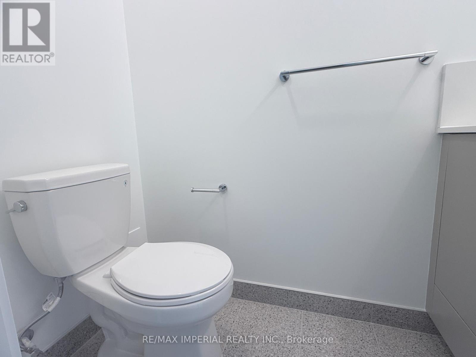 229 - 30 Dreamers Way, Toronto, Ontario  M5A 2G5 - Photo 4 - C12690064