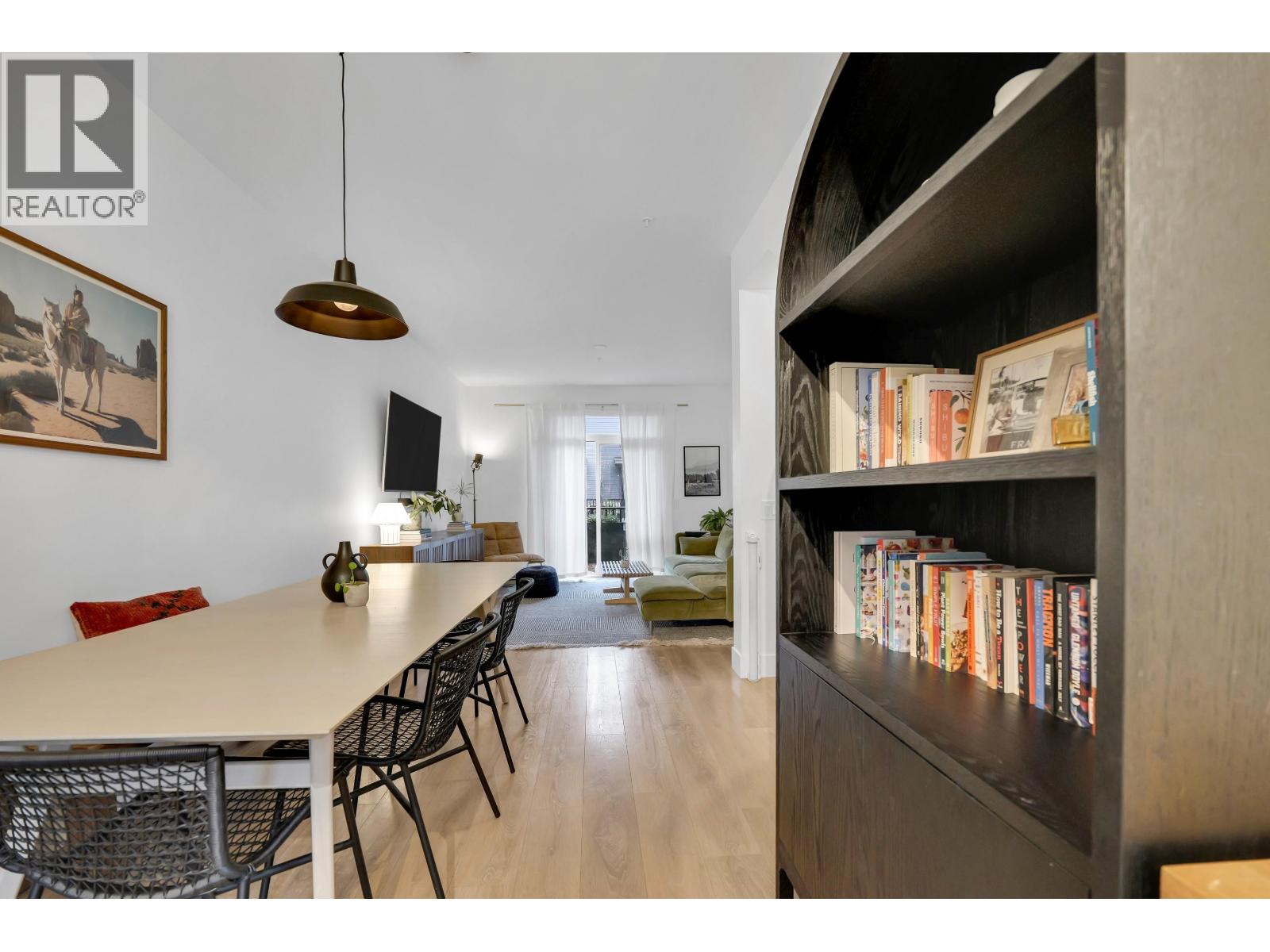 1379 Marinaside Place, Squamish, British Columbia  V8B 1A8 - Photo 8 - R3078627