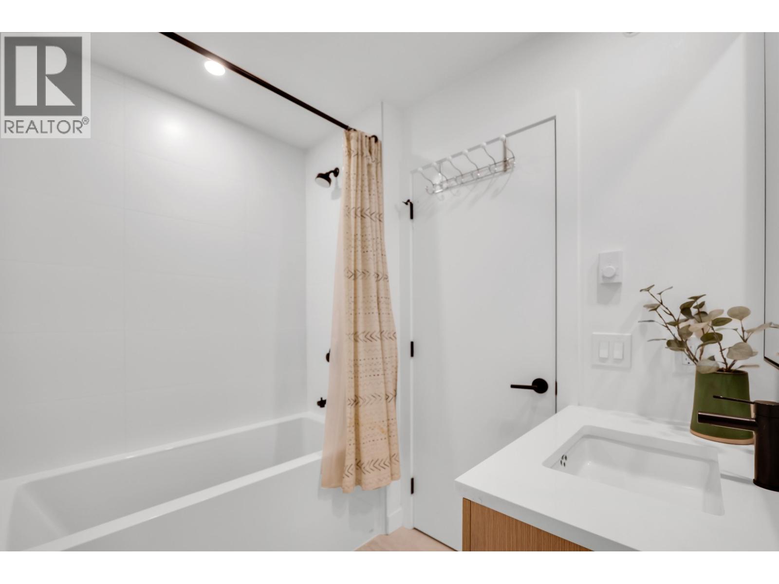 1379 Marinaside Place, Squamish, British Columbia  V8B 1A8 - Photo 18 - R3078627