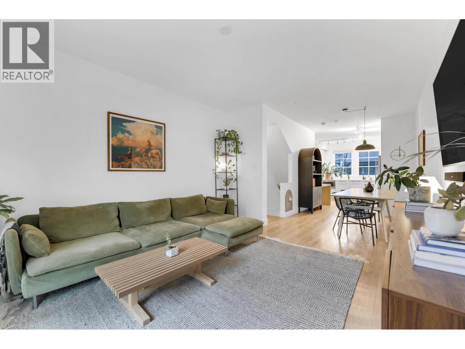 1379 Marinaside Place, Squamish, British Columbia  V8B 1A8 - Photo 6 - R3078627