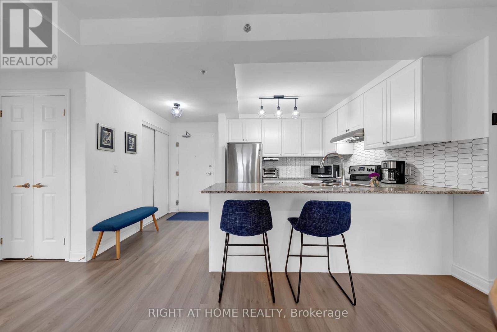 412 - 21 Brookhouse Drive, Clarington, Ontario  L1B 0V4 - Photo 9 - E12690118