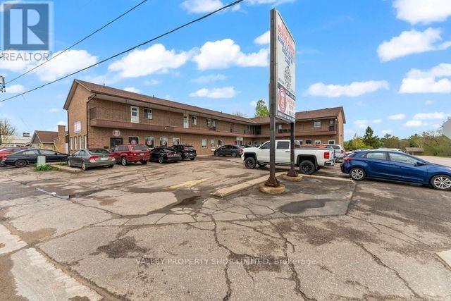 1049 Victoria Street, Petawawa, Ontario  K8H 2E2 - Photo 3 - X9515685