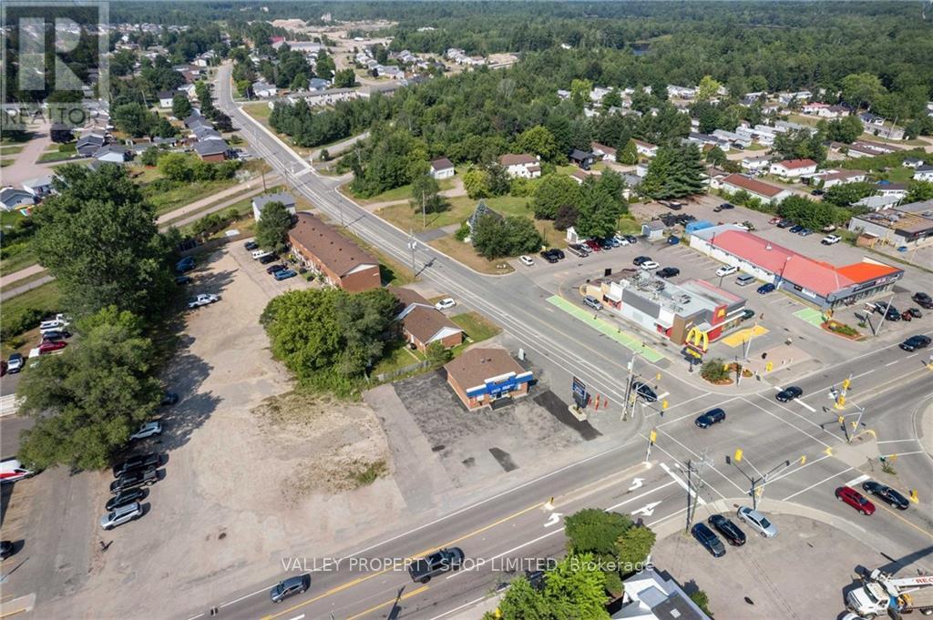 3436 Petawawa Boulevard, Petawawa, Ontario  K8H 1X5 - Photo 4 - X9516712