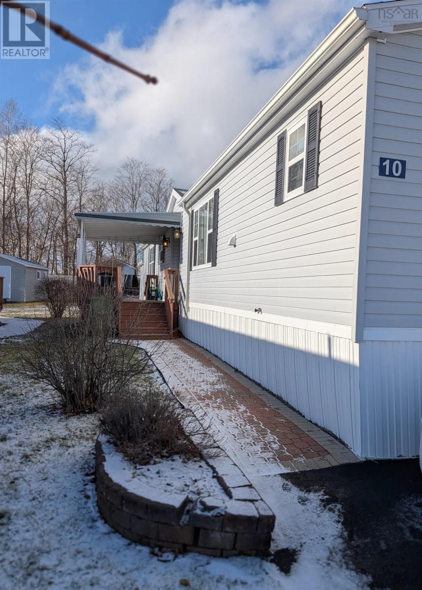 10 Osprey Court, Bridgewater, Nova Scotia  B4V 4E5 - Photo 2 - 202600569