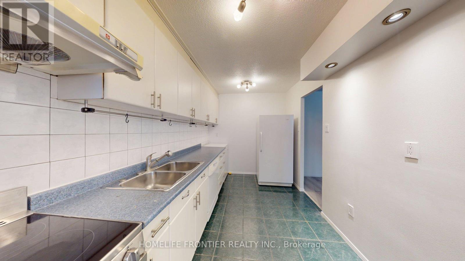 205 - 180 Dudley Avenue, Markham, Ontario  L3T 4X2 - Photo 8 - N12630796