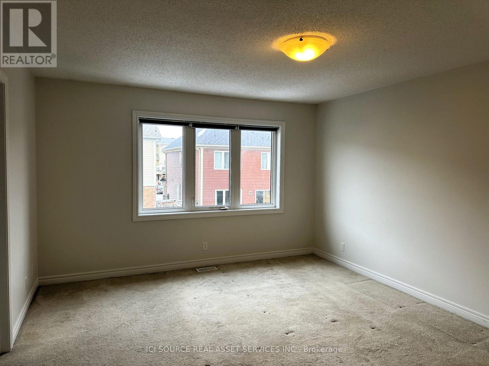 29 Tabaret Crescent, Oshawa, Ontario  L1L 0G5 - Photo 10 - E12635642