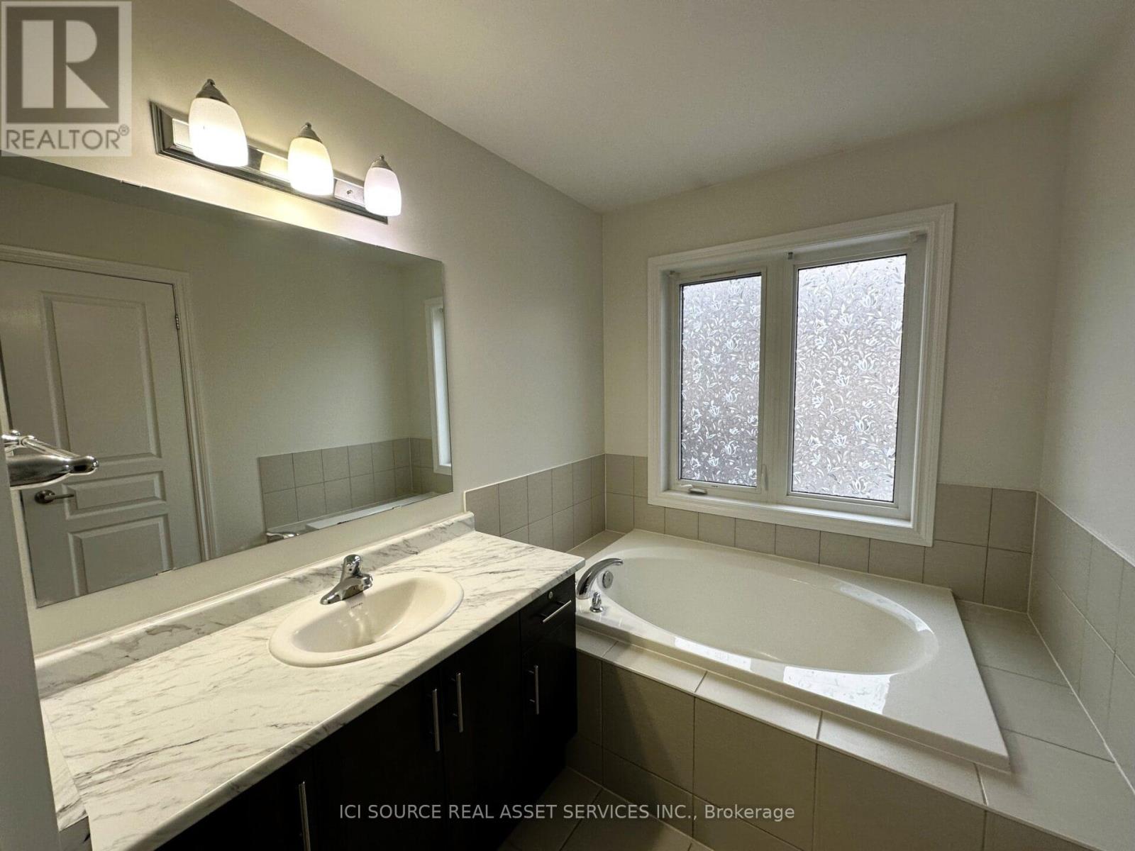 29 Tabaret Crescent, Oshawa, Ontario  L1L 0G5 - Photo 13 - E12635642