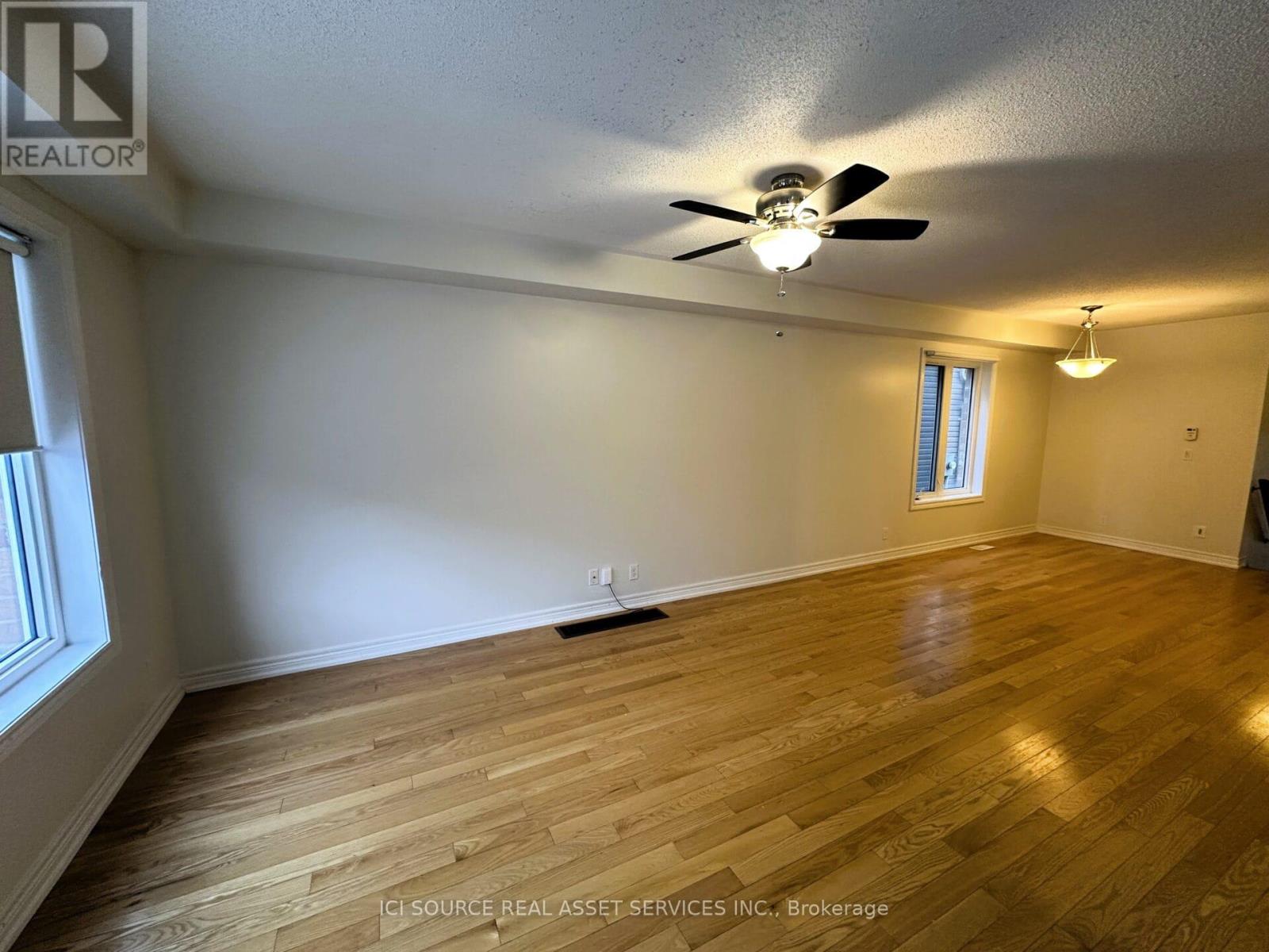 29 Tabaret Crescent, Oshawa, Ontario  L1L 0G5 - Photo 5 - E12635642