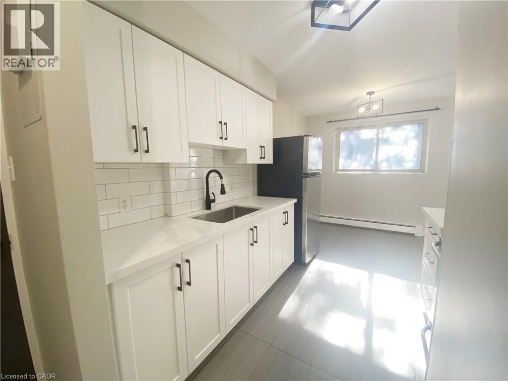 163 Chandler Drive Unit# 13, Kitchener, Ontario  N2E 1H1 - Photo 5 - 40797651