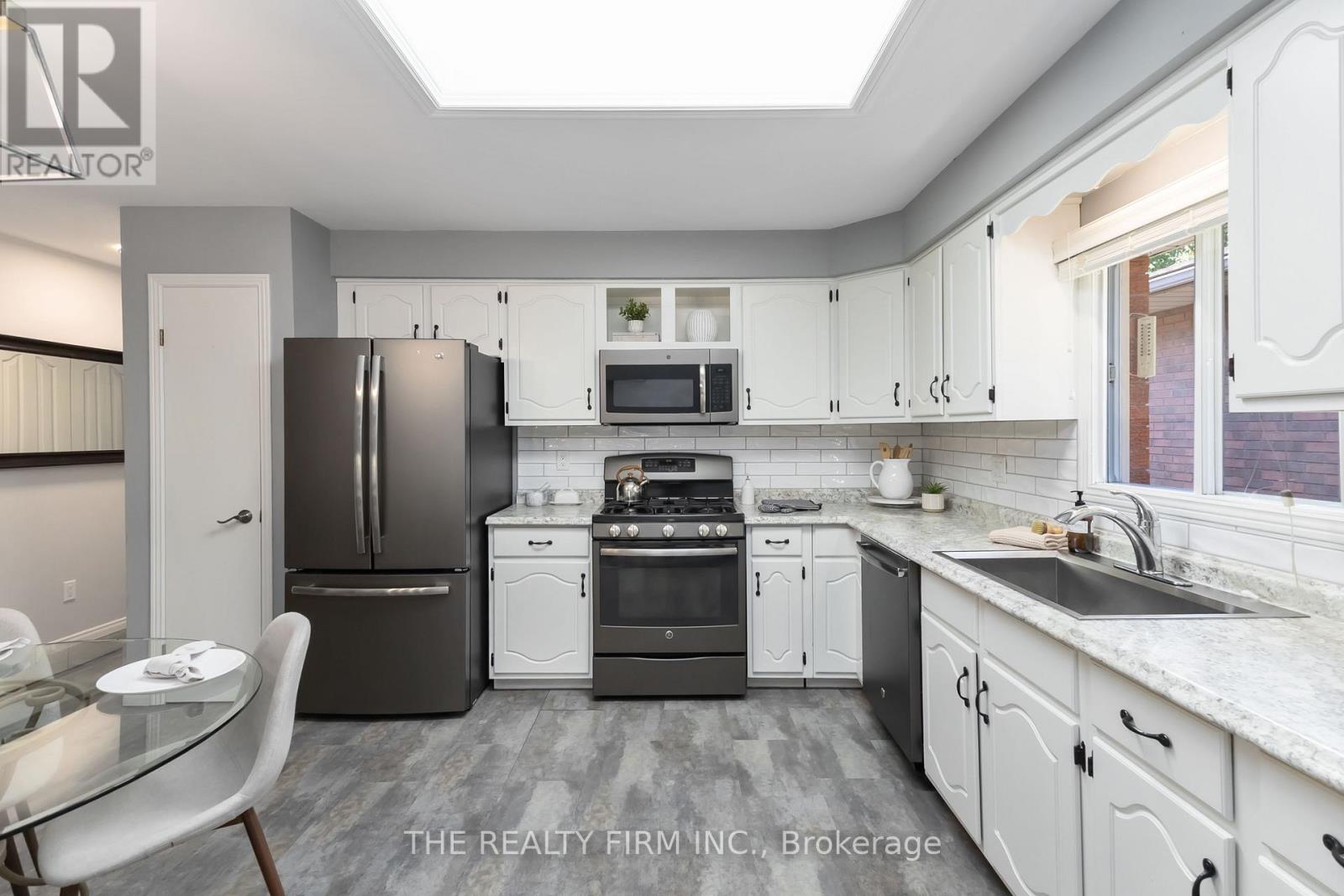 1060 Guildwood Boulevard, London North, Ontario  N6H 4G5 - Photo 16 - X12690092