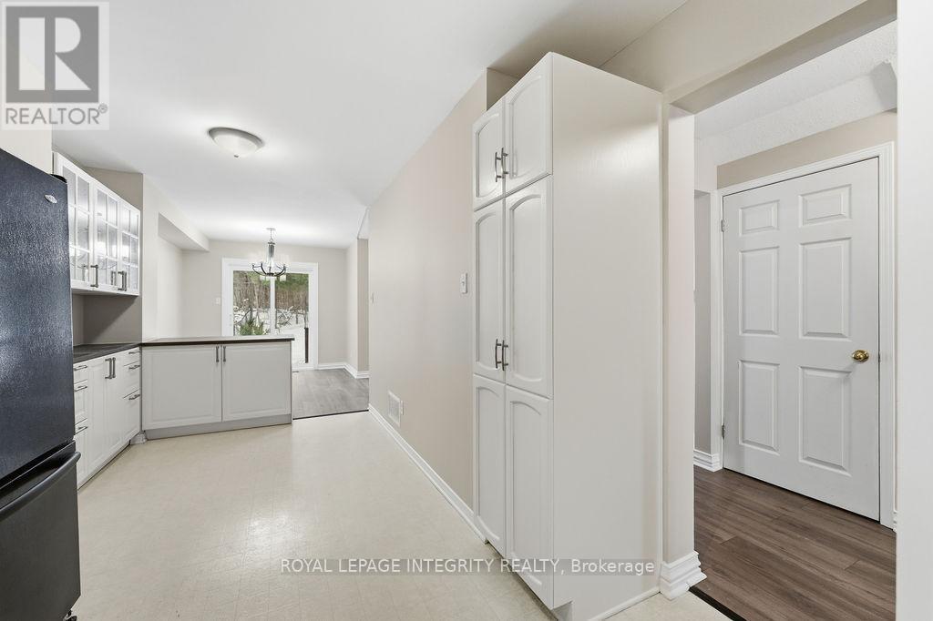 34 Furlong Crescent, Ottawa, Ontario  K2M 2J1 - Photo 10 - X12690130