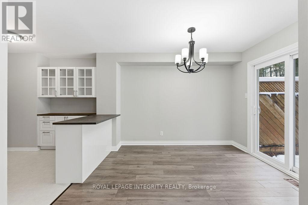 34 Furlong Crescent, Ottawa, Ontario  K2M 2J1 - Photo 11 - X12690130