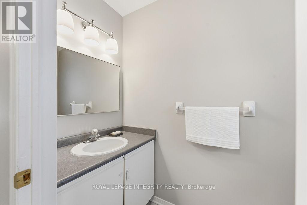 34 Furlong Crescent, Ottawa, Ontario  K2M 2J1 - Photo 5 - X12690130