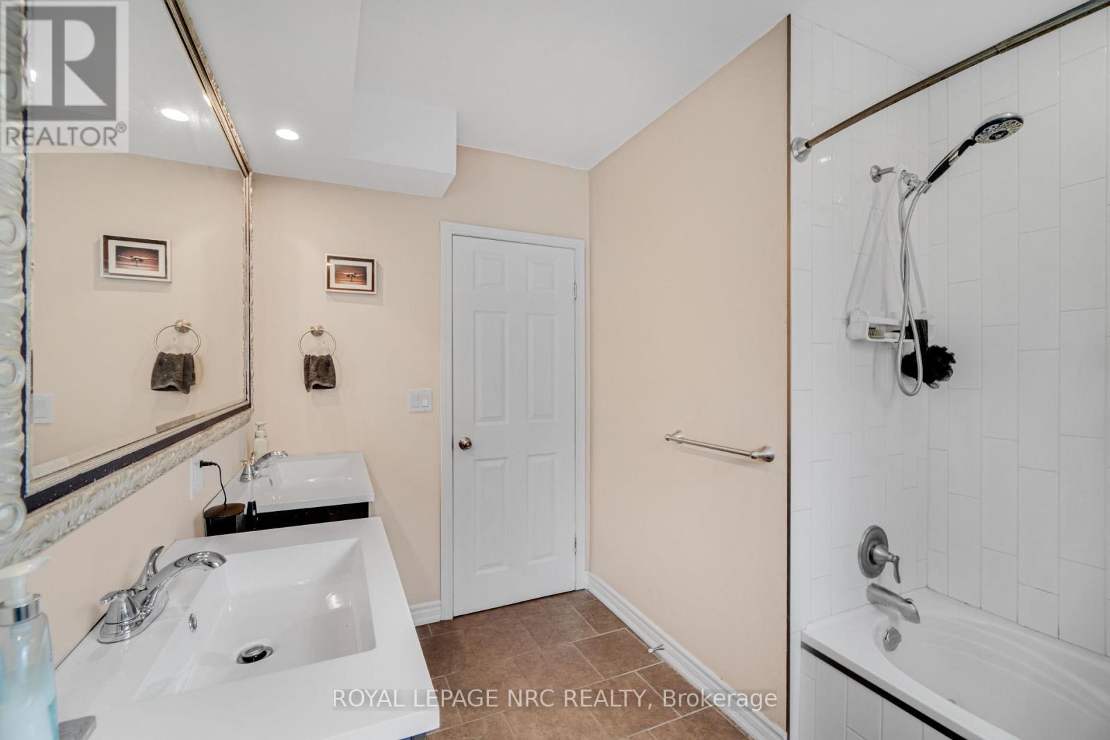 6440 Crawford Street, Niagara Falls, Ontario  L2E 5Z2 - Photo 16 - X12690146