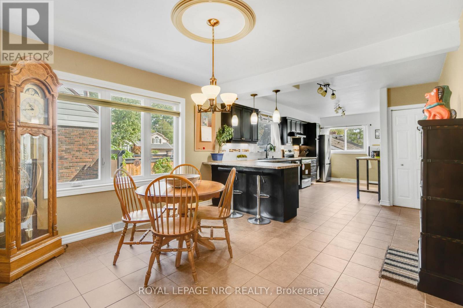 6440 Crawford Street, Niagara Falls, Ontario  L2E 5Z2 - Photo 3 - X12690146