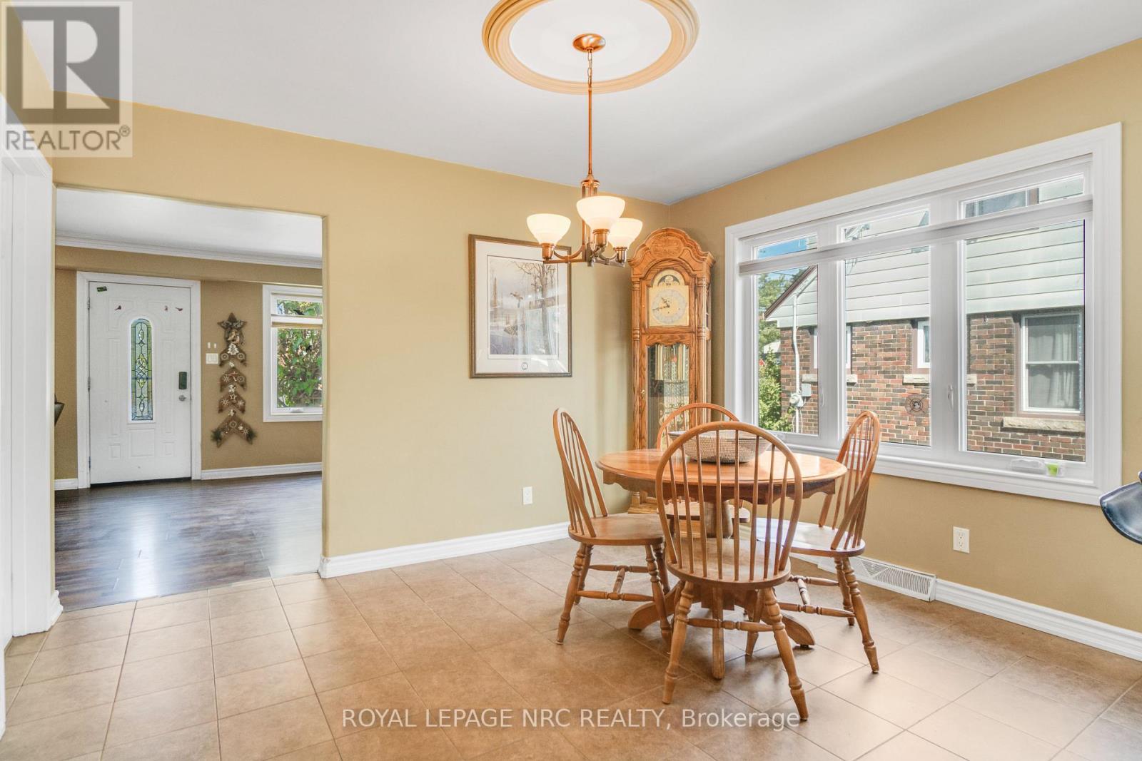 6440 Crawford Street, Niagara Falls, Ontario  L2E 5Z2 - Photo 6 - X12690146