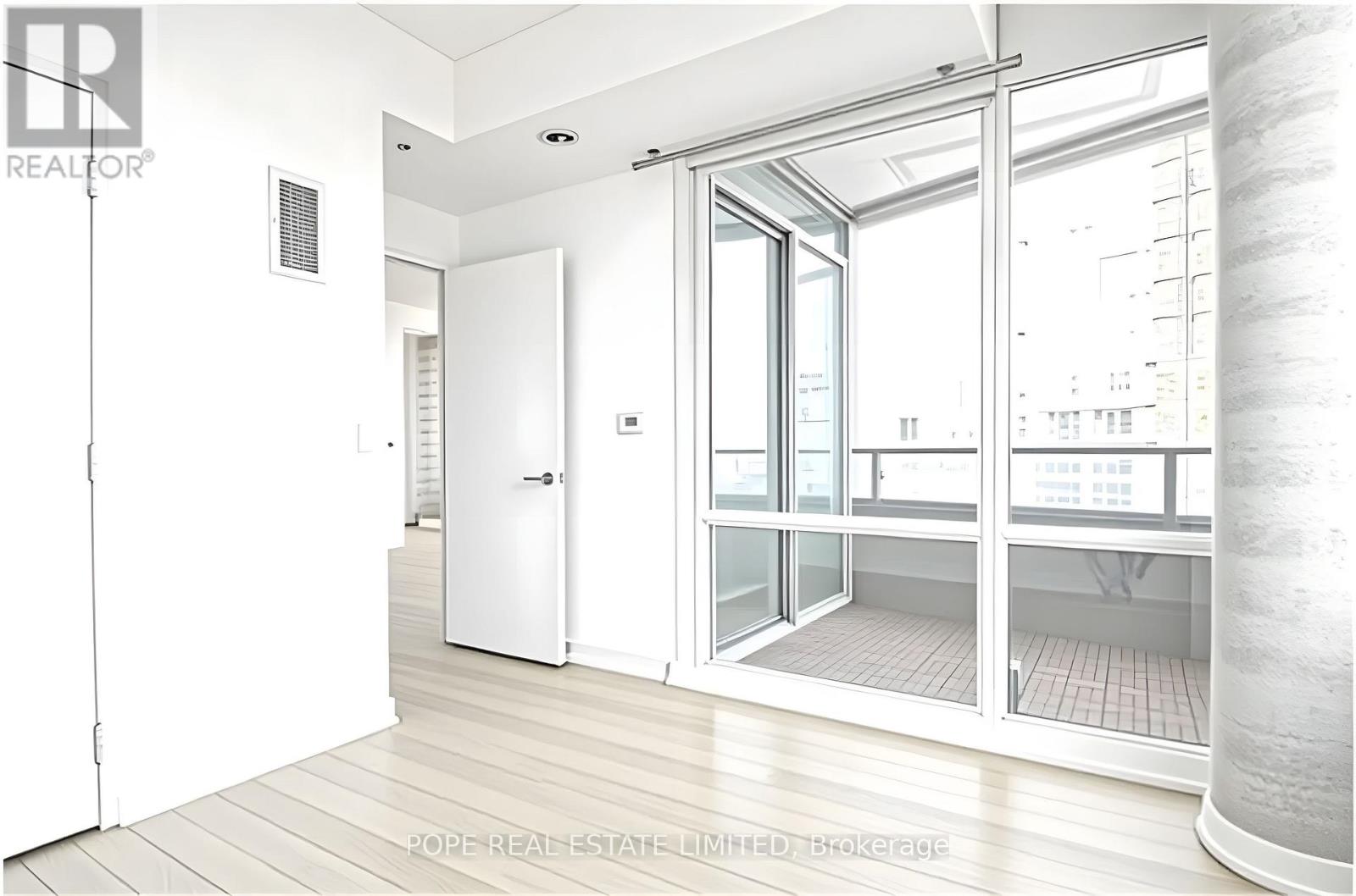 N709 - 120 Bayview Avenue, Toronto, Ontario  M5A 0G4 - Photo 14 - C12690078