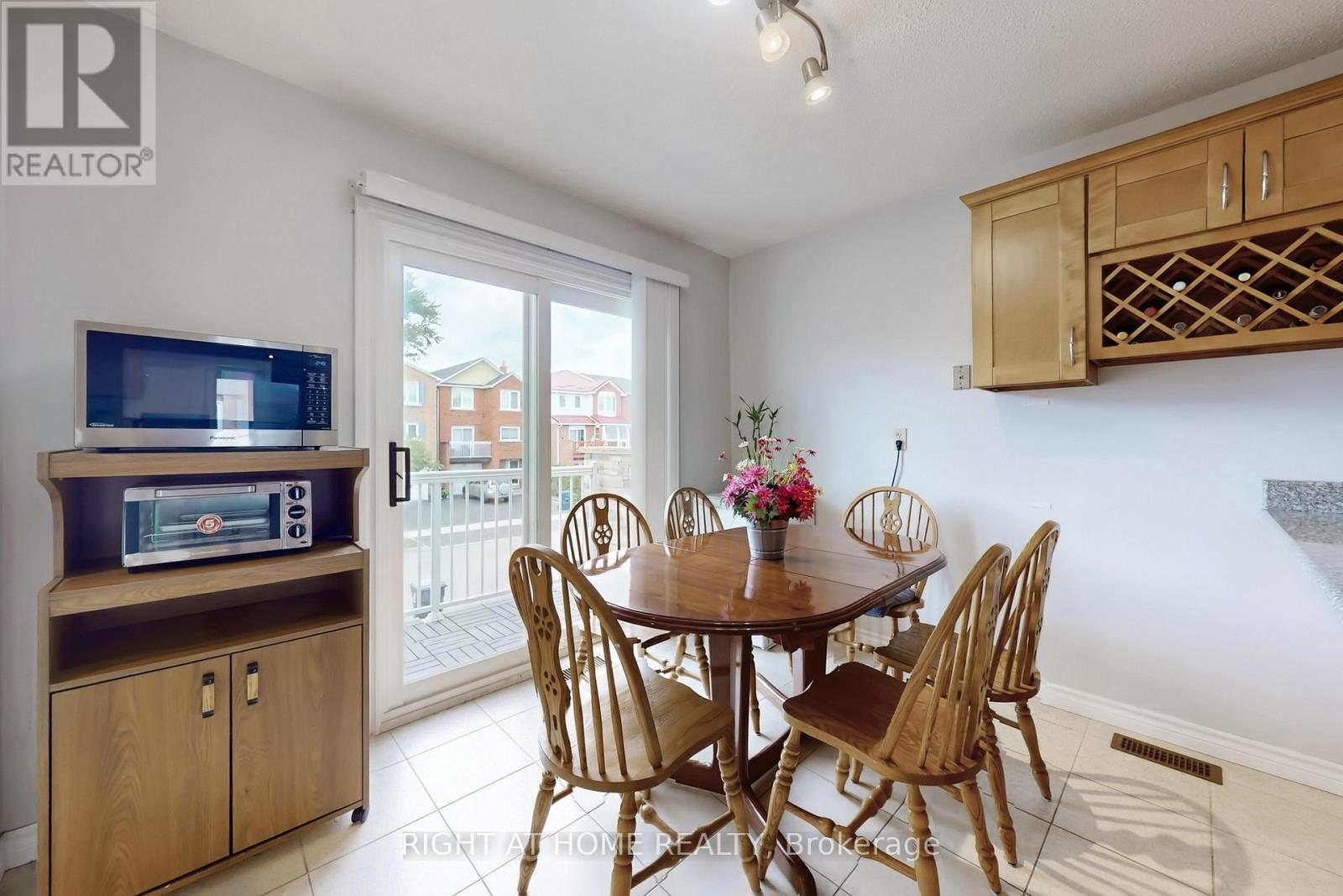 9 Festival Drive, Toronto, Ontario  M2R 3T9 - Photo 12 - C12690086