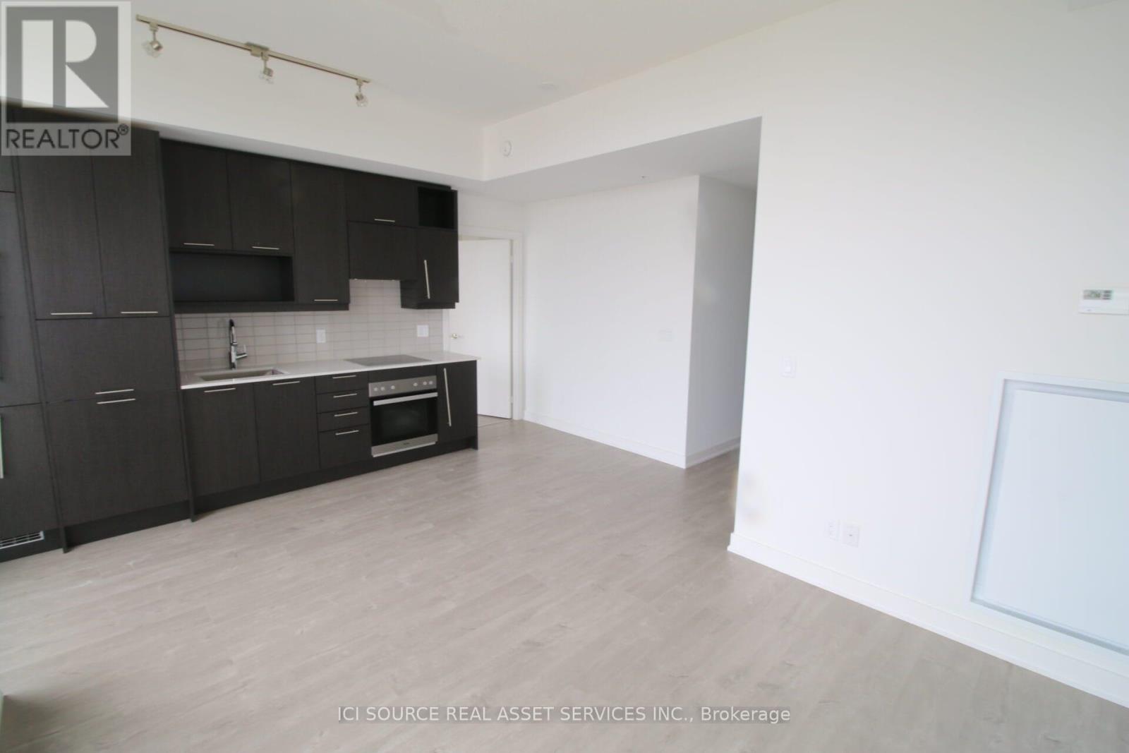 1610 - 30 Nelson Street, Toronto, Ontario  M5V 0H5 - Photo 2 - C12690138