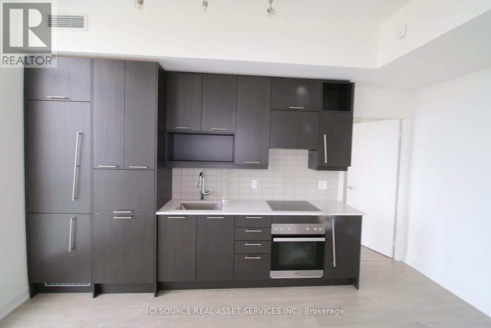 1610 - 30 Nelson Street, Toronto, Ontario  M5V 0H5 - Photo 4 - C12690138