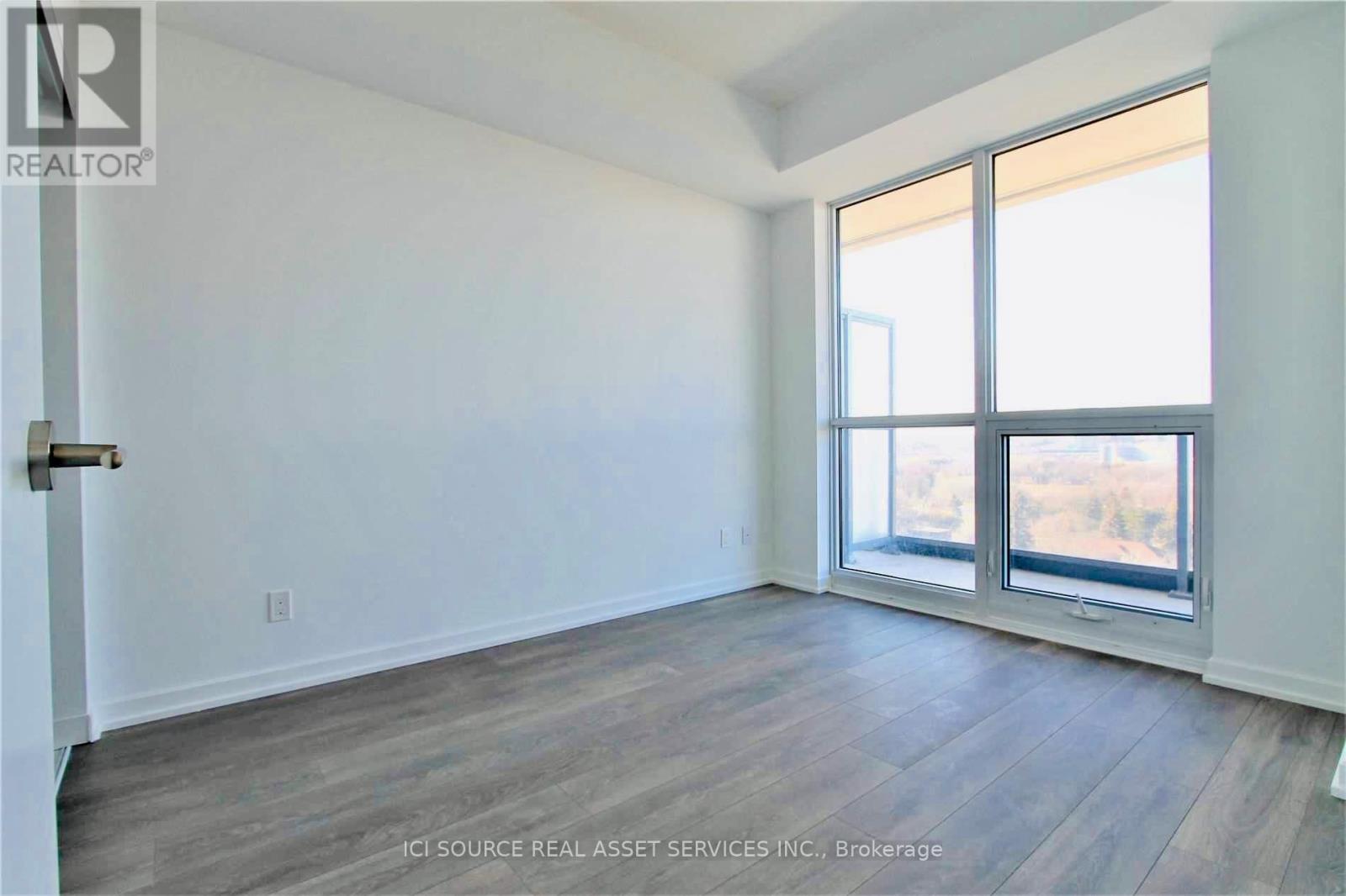 510 - 36 Forest Manor Road, Toronto, Ontario  M2J 0H4 - Photo 5 - C12690150