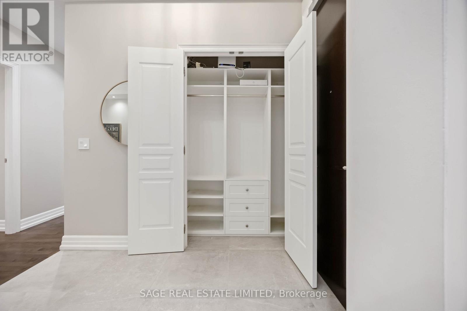 212 - 20 Burkebrook Place, Toronto, Ontario  M4G 0A1 - Photo 6 - C12690154