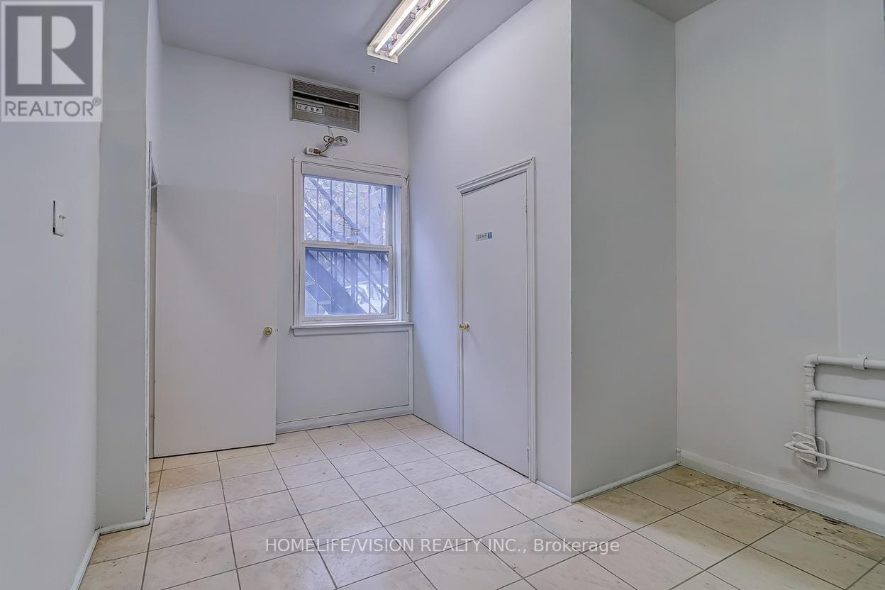 2877 St Clair Avenue E, Toronto, Ontario  M4B 1N4 - Photo 7 - E12690102