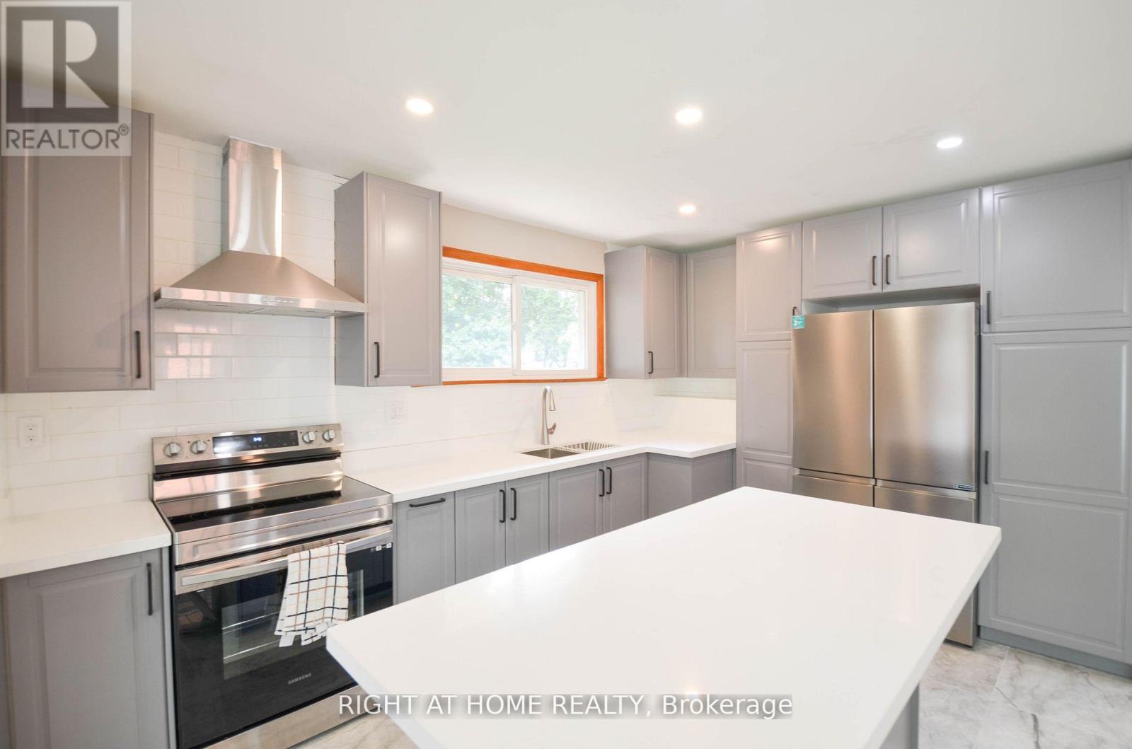 10 Amulet Street, Toronto, Ontario  M1T 2E4 - Photo 2 - E12690114