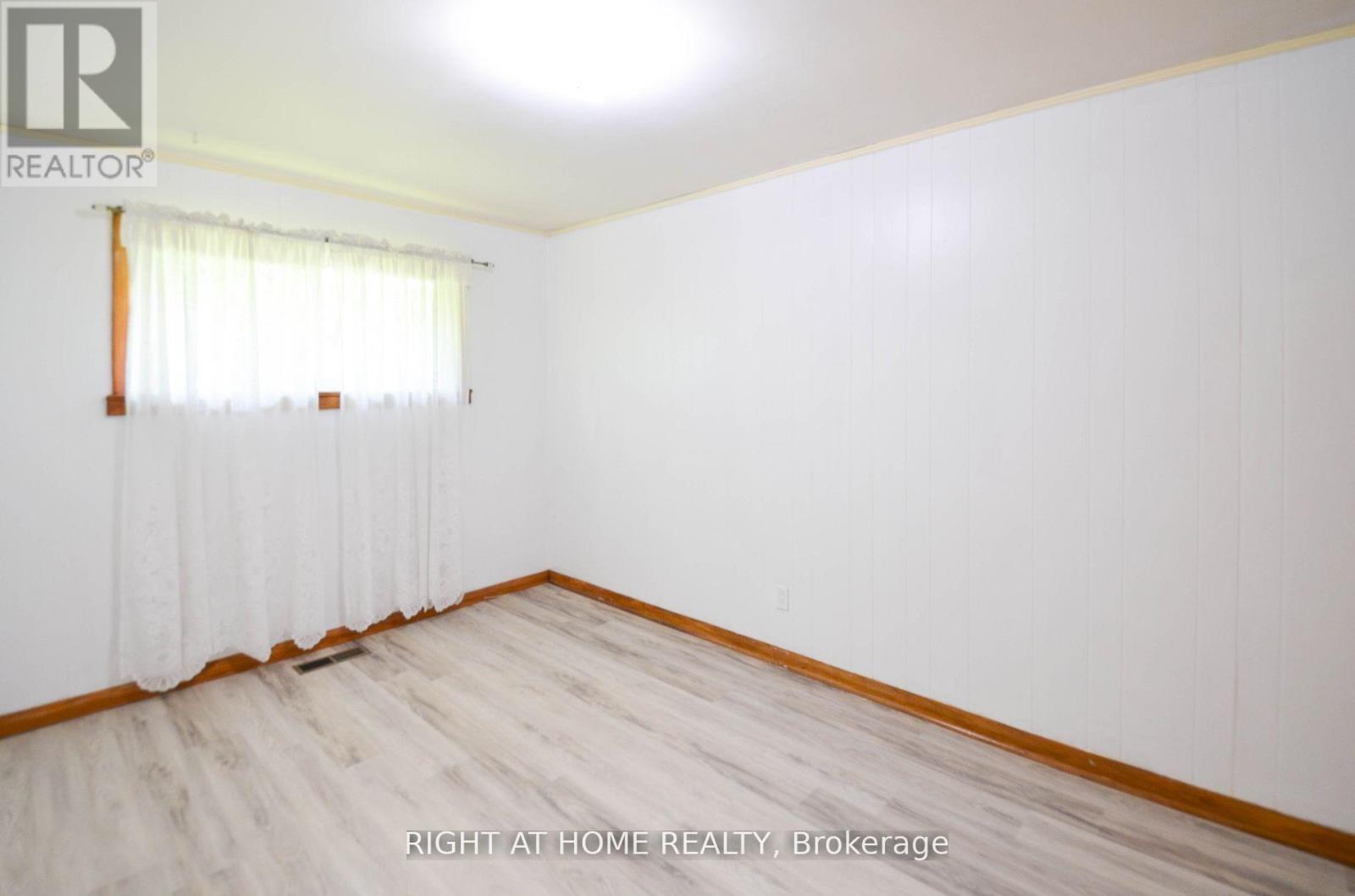 10 Amulet Street, Toronto, Ontario  M1T 2E4 - Photo 8 - E12690114