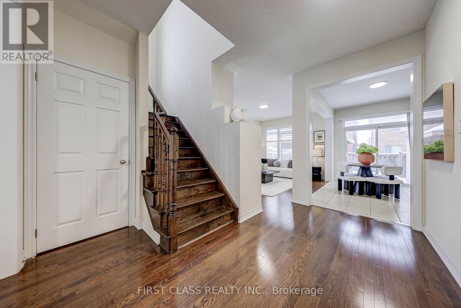 2 James Parrott Avenue, Markham, Ontario  L6E 0J9 - Photo 5 - N12690096