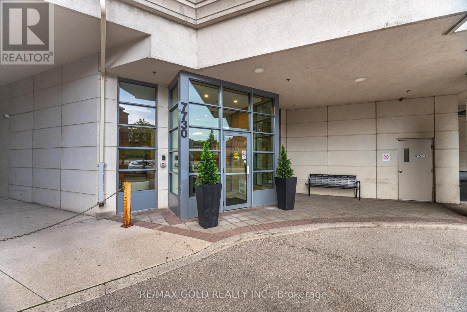 311 - 7730 Kipling Avenue, Vaughan, Ontario  L4L 1Y9 - Photo 2 - N12690098