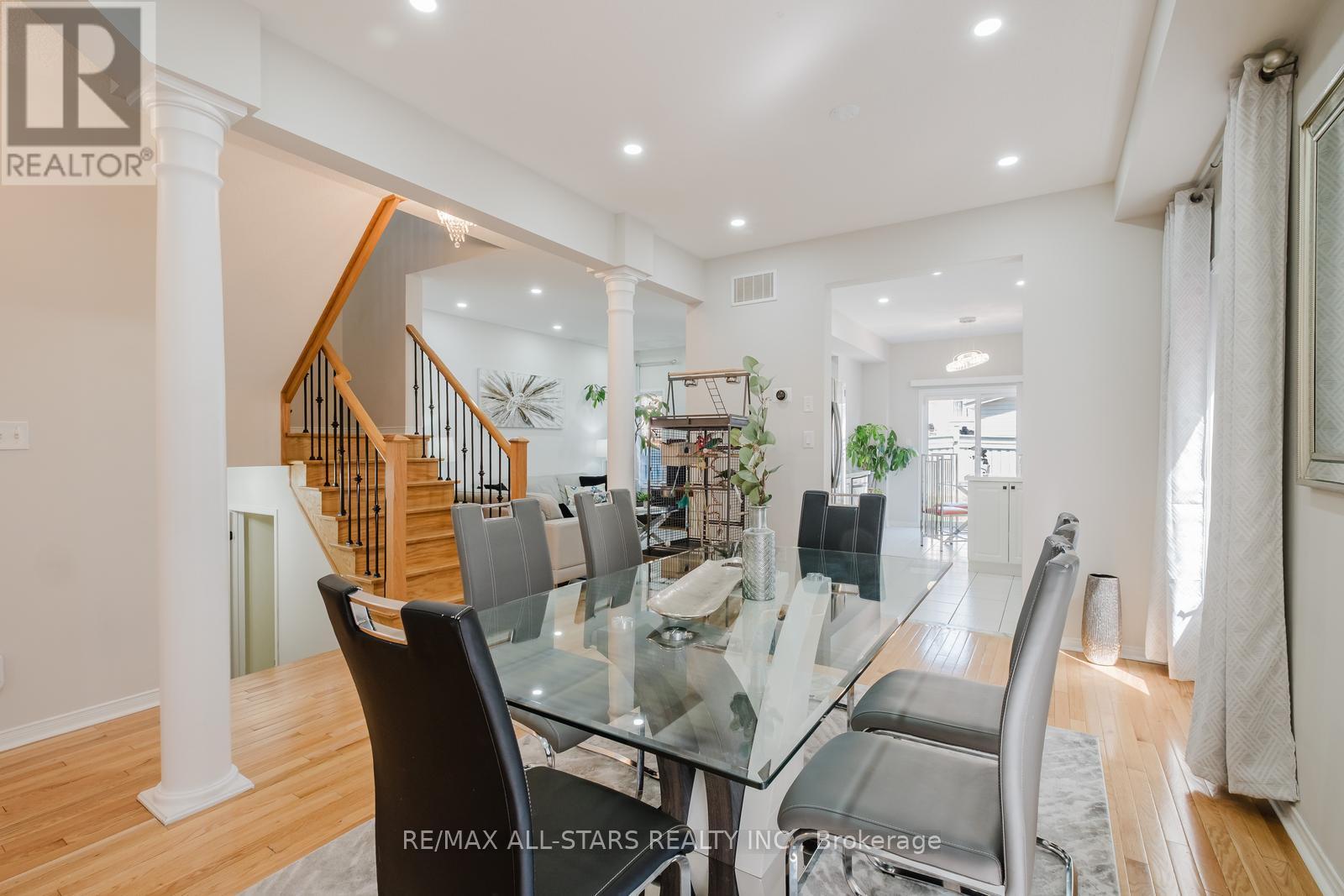 19 Coronet Street, Whitchurch-Stouffville, Ontario  L4A 0X8 - Photo 6 - N12690128