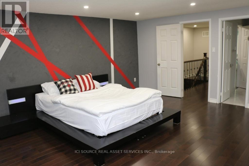 Upper - 164 Stather Crescent, Markham, Ontario  L3S 2W9 - Photo 3 - N12690156