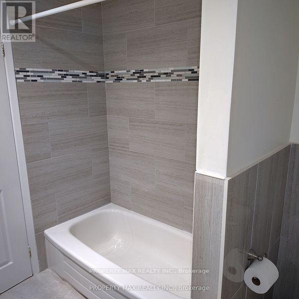 246 Simmons Boulevard, Brampton, Ontario  L6V 3Y1 - Photo 12 - W12690084