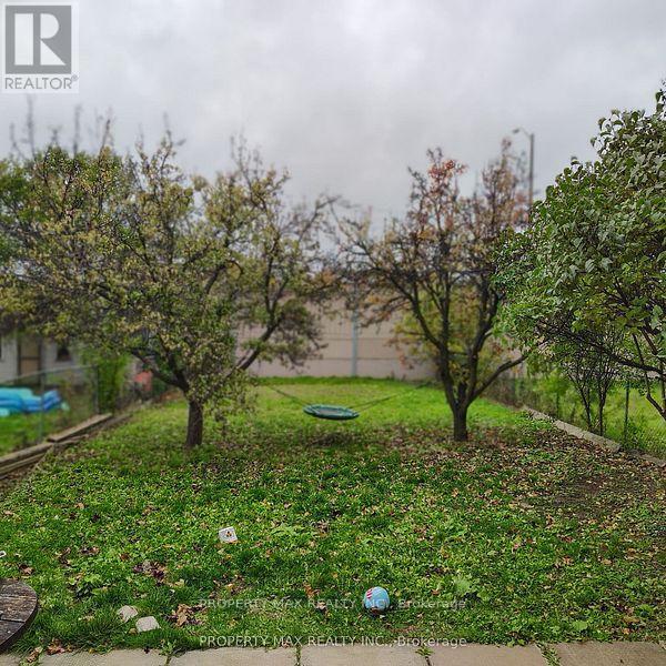 246 Simmons Boulevard, Brampton, Ontario  L6V 3Y1 - Photo 17 - W12690084