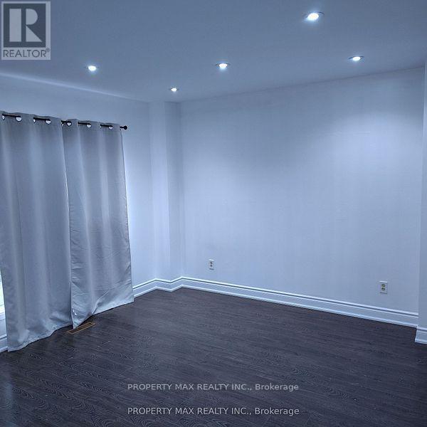 246 Simmons Boulevard, Brampton, Ontario  L6V 3Y1 - Photo 6 - W12690084