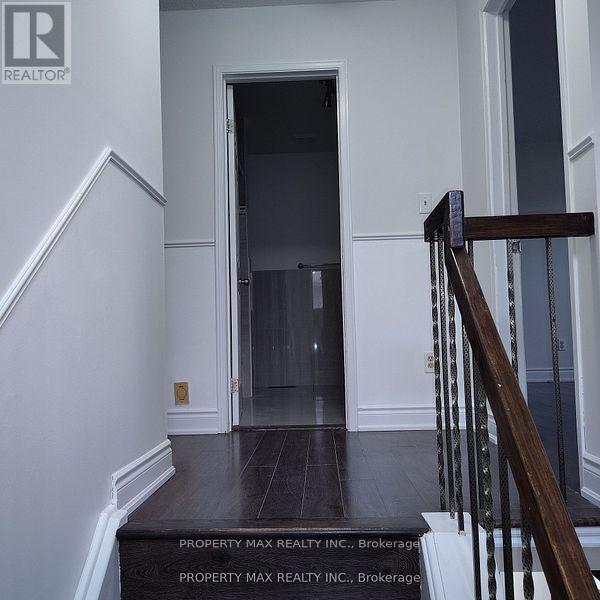 246 Simmons Boulevard, Brampton, Ontario  L6V 3Y1 - Photo 8 - W12690084