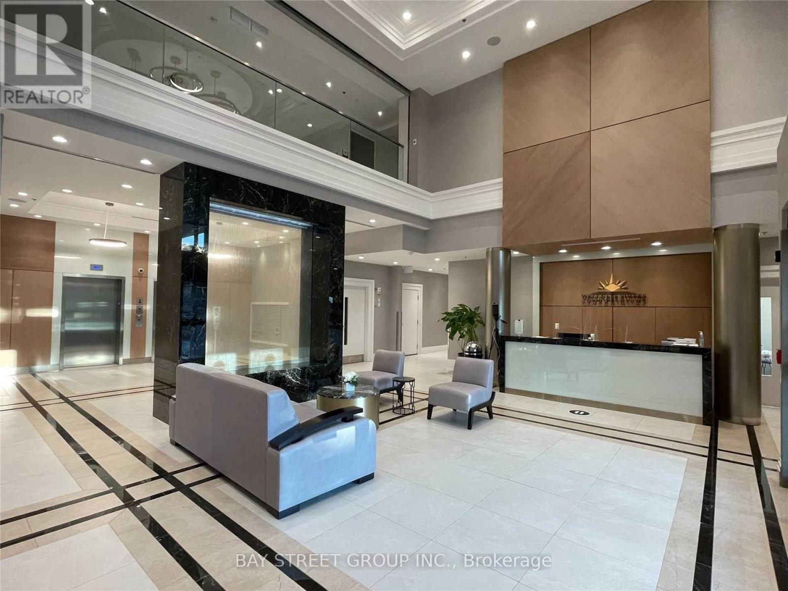 701 - 5698 Main Street, Niagara Falls, Ontario  L2G 0Z2 - Photo 2 - X12690080