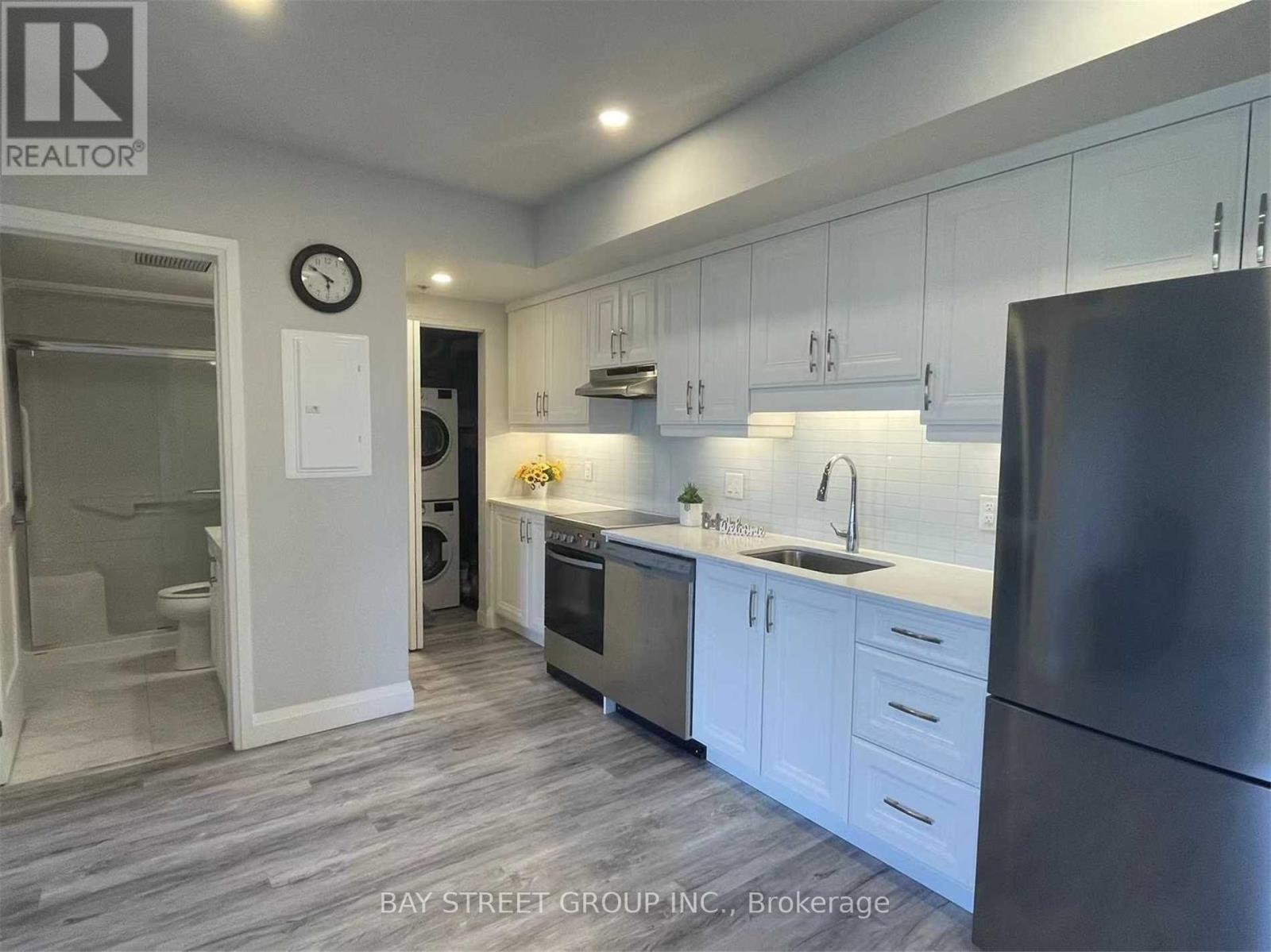 701 - 5698 Main Street, Niagara Falls, Ontario  L2G 0Z2 - Photo 5 - X12690080