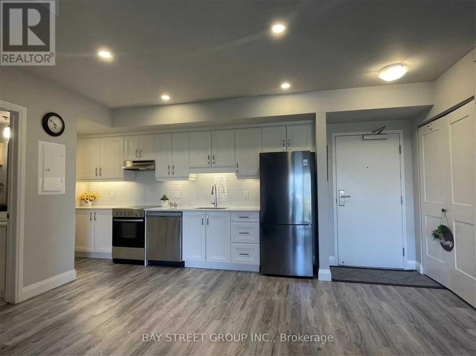 701 - 5698 Main Street, Niagara Falls, Ontario  L2G 0Z2 - Photo 7 - X12690080