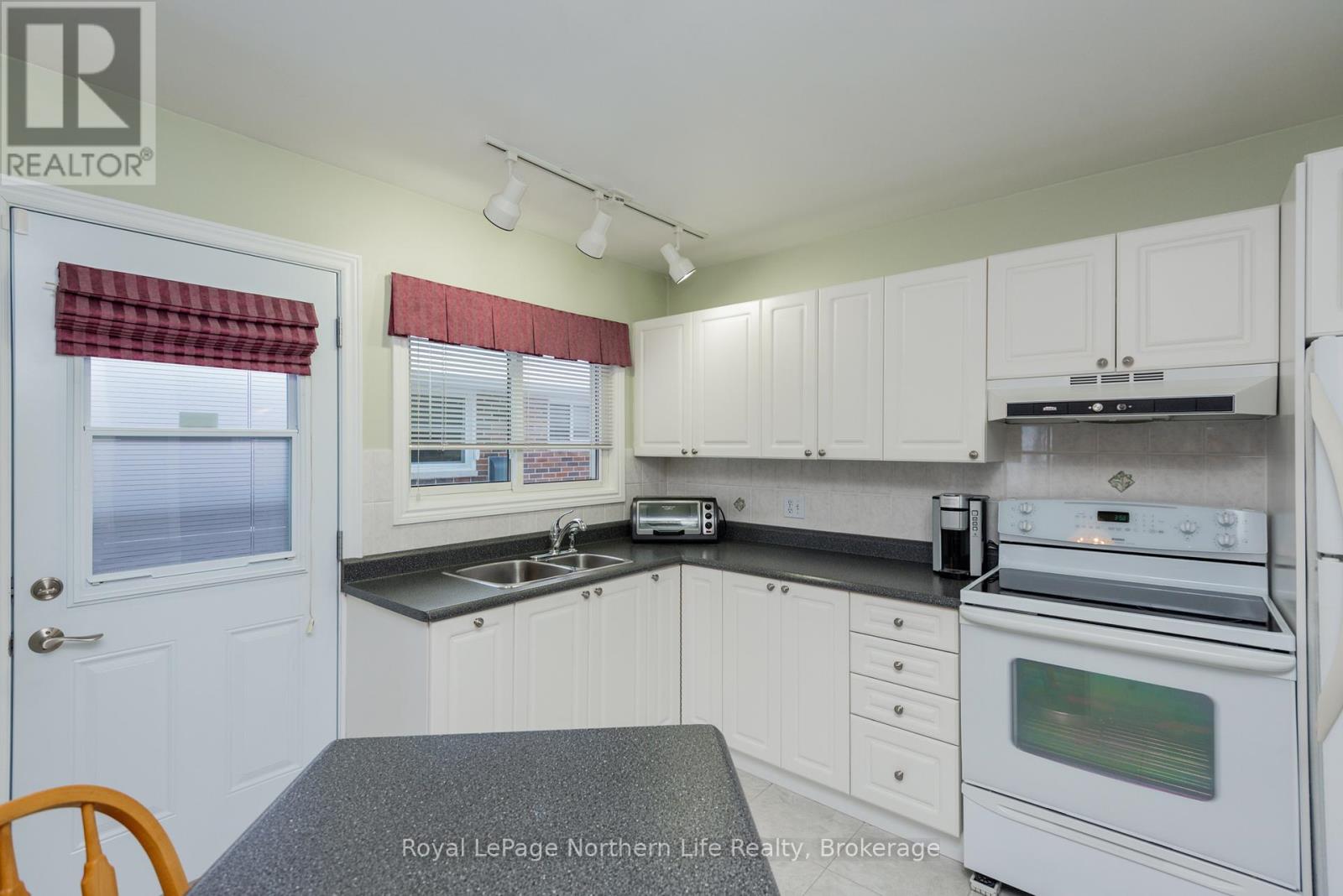 5 Strathcona Drive, North Bay, Ontario  P1A 2M5 - Photo 13 - X12690168