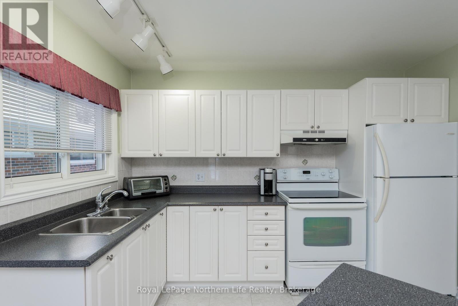 5 Strathcona Drive, North Bay, Ontario  P1A 2M5 - Photo 14 - X12690168