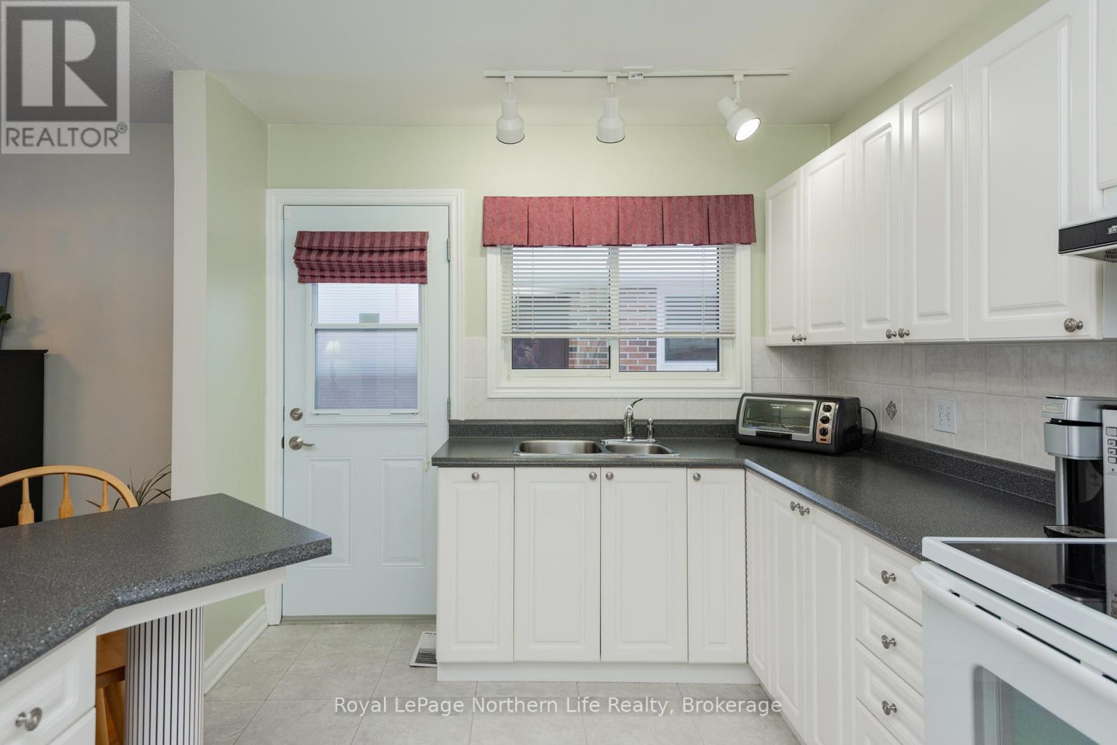 5 Strathcona Drive, North Bay, Ontario  P1A 2M5 - Photo 15 - X12690168